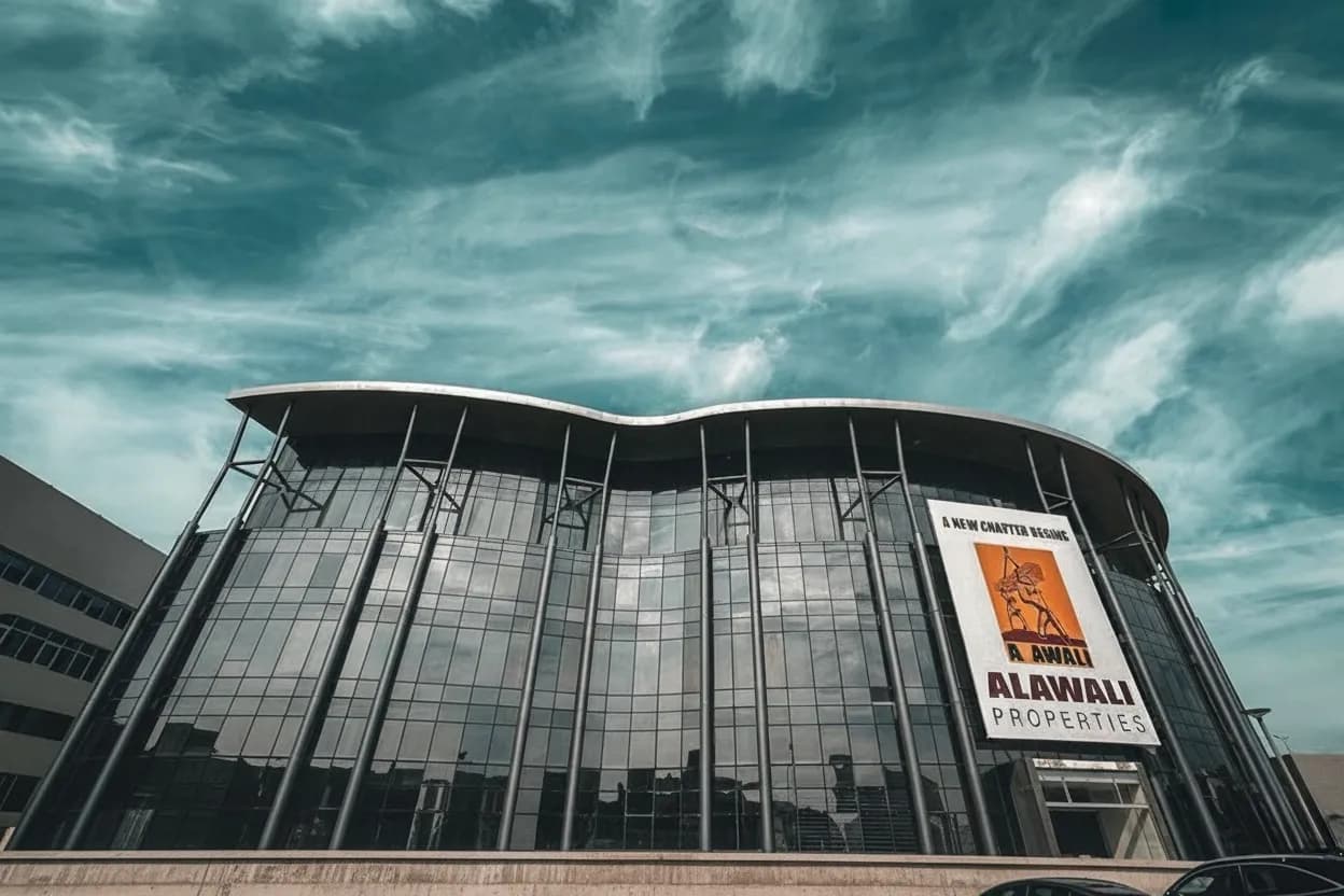 Alawali Medical Center main building exterior with modern glass facade